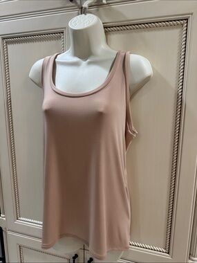NWT Express Sleeveless Scoop Neck Tank Top Medium